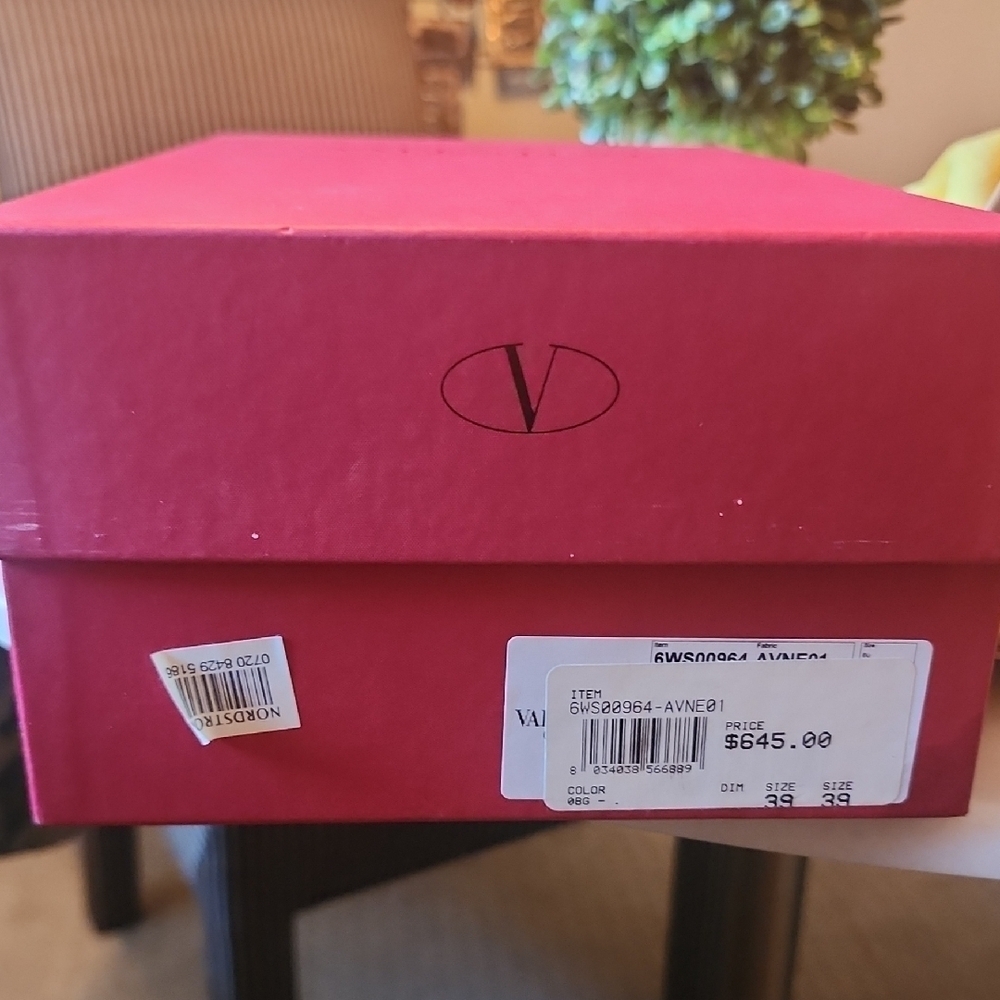 Valentino Nude Patent Leather Bow Pumps – Size 39 - Picture 3 of 9